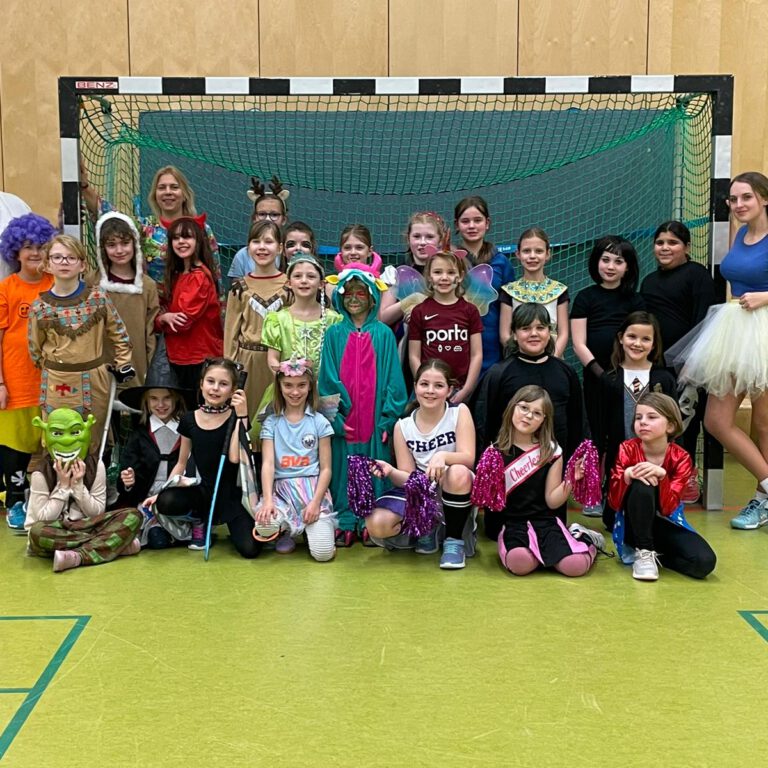 Fasching U8 und U10 Mädchen
