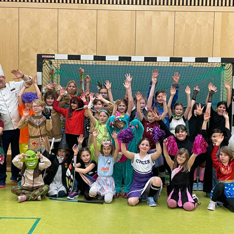 Fasching U8 und U10 Mädchen