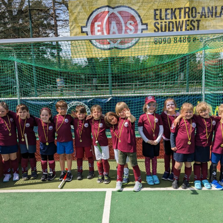 Unsere Hockeyzwerge beim Mai-Fest der Zehlendorfer Wespen